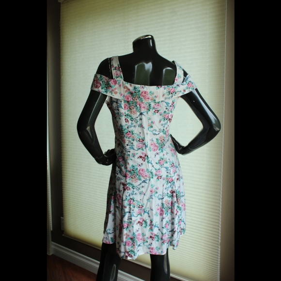 Vintage emblem floral dress - Picture 7 of 9